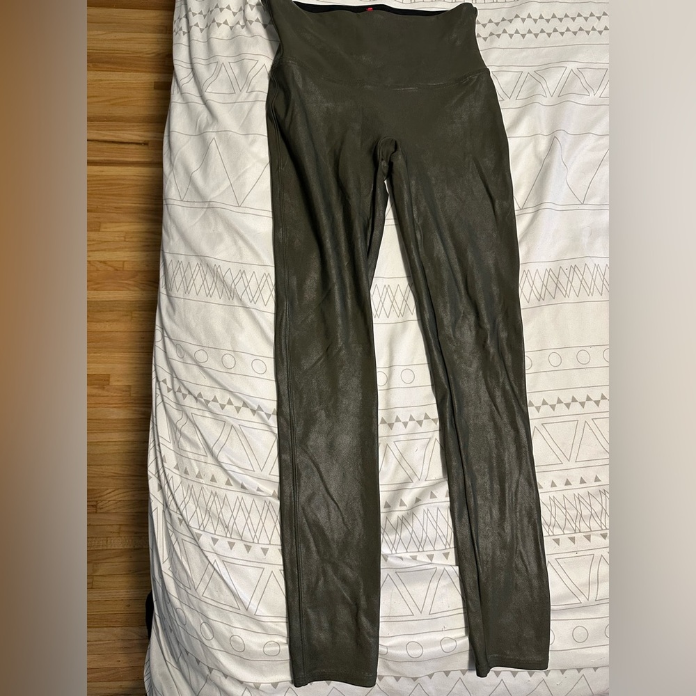 Spanx faux leather leggings large 
Like new
Green